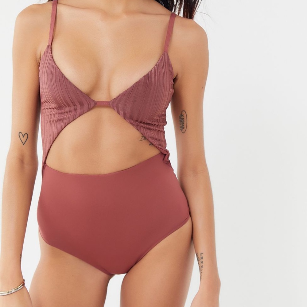 Tavik one piece swimsuit bikini Penelope M mauve
